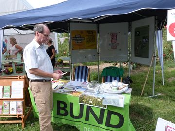Der BUND informierte auf dem Apfeltag über verschiedene Umweltthemen.